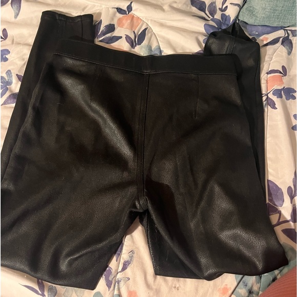 ⭐️Black leather/leggings⭐️ - Picture 2 of 5